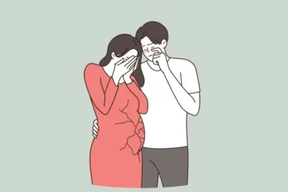 Women and men seen to be sad for miscarriage